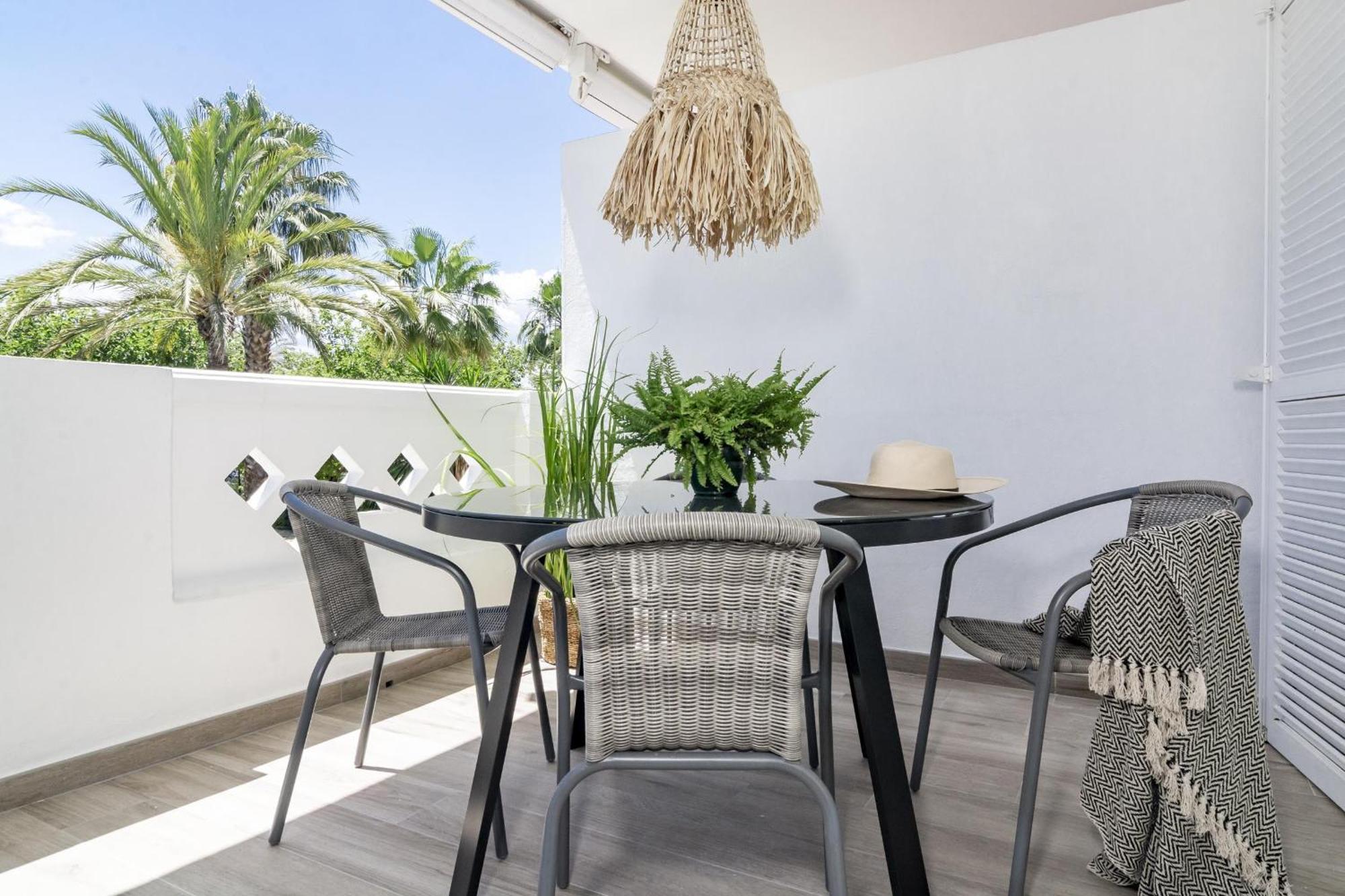Pr - Stunning Flat Front Line Beach Puerto Banus Marbella Kültér fotó